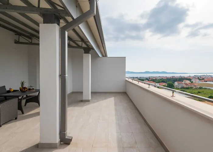 Zara Sunset Apartment